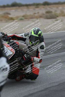 media/Sep-21-2025-Race Pace (Sun) [[98bf33ef95]]/Verified/5-Turn 15 Inside (930am)/